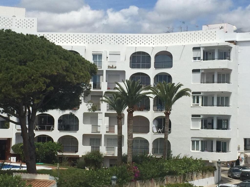 Edificio Verdemar - Stunning 1 Bed Apartment With Pool & Sea Views Нерха Экстерьер фото