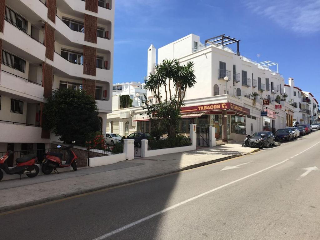 Edificio Verdemar - Stunning 1 Bed Apartment With Pool & Sea Views Нерха Экстерьер фото
