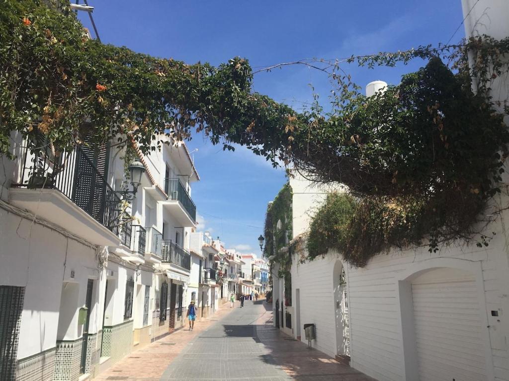 Edificio Verdemar - Stunning 1 Bed Apartment With Pool & Sea Views Нерха Экстерьер фото